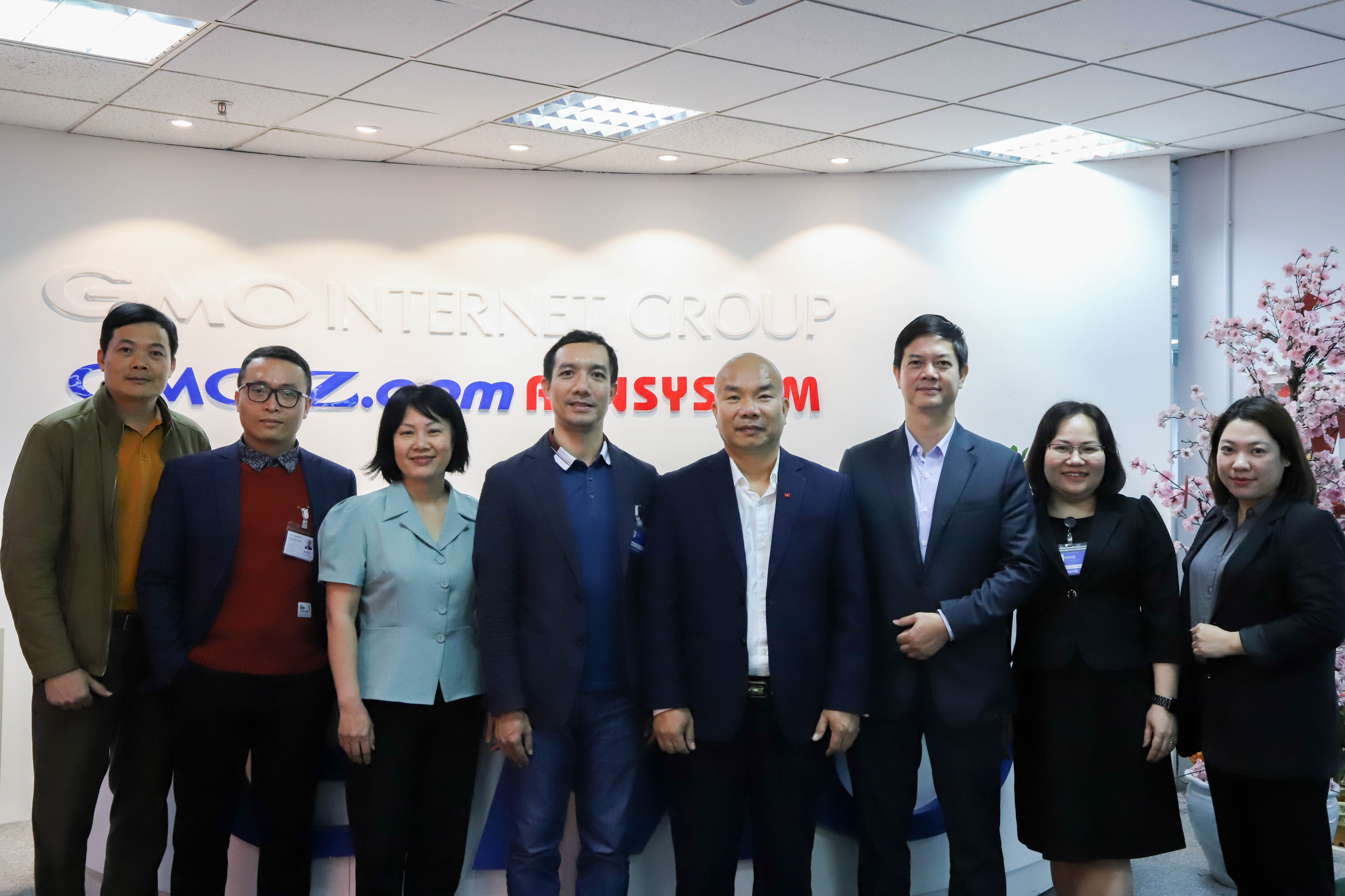 Phó Chủ tịch Nguyễn Công Cường tới thăm và làm việc tại Công ty GMO-Z.com RUNSYSTEM