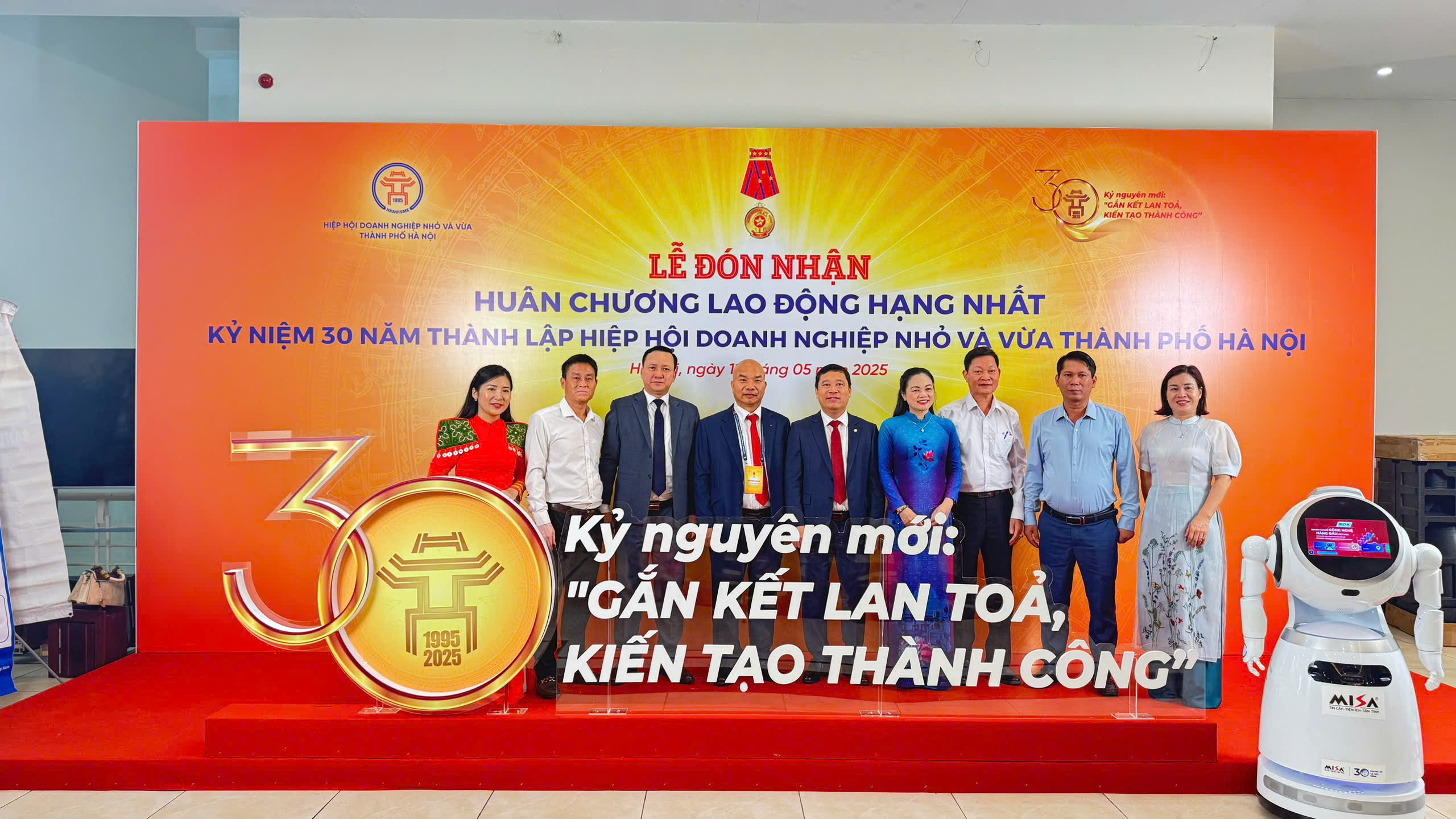 Lãnh đạo HAMI Tham Dự Lễ Kỷ Niệm 30 Năm Thành Lập Hiệp Hội Doanh Nghiệp Nhỏ Và Vừa Thành Phố Hà Nội (HANOISME)